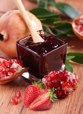 Erdbeer-Granatapfel-Brotaufstrich Bild