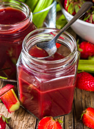 Erdbeer-Rhabarber-Konfitüre Bild