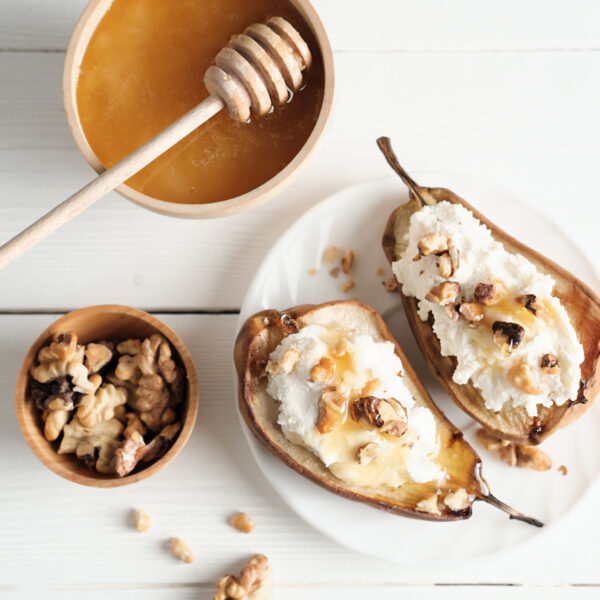 Gebackene Birne mit süßer Sahne Bild