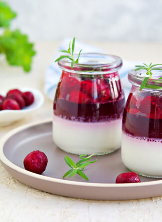 Pannacotta mit Kirschsauce Bild