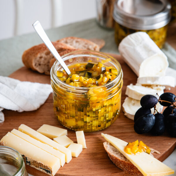 Süßsaures Zucchini Chutney mit Paprika Bild